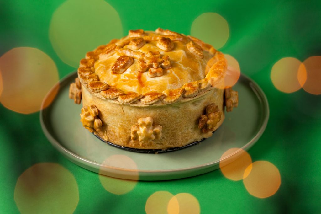 Pie with poultry and marzipan